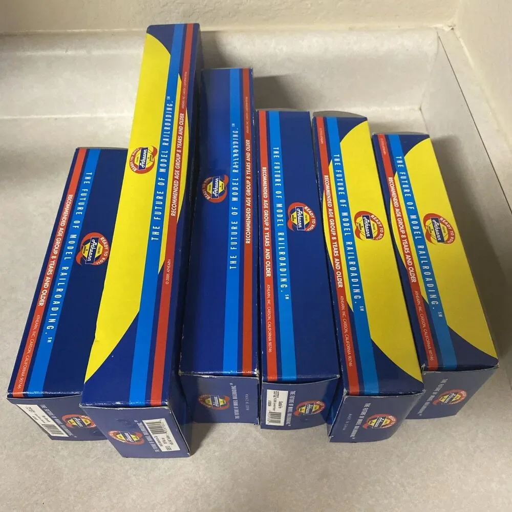 Lot Of 6 Athearn Ready To Roll HO Scale Model Railroad Freight Cars